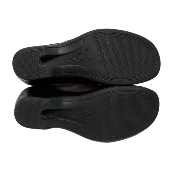 Danskin clogs in red leather for long work days on feet - Picture 3 of 5